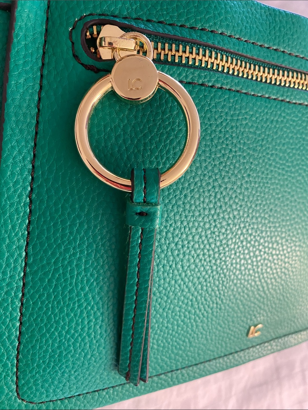 Liz Claiborne Emerald Green Crossbody with Gold Ring Detail - Picture 3 of 9
